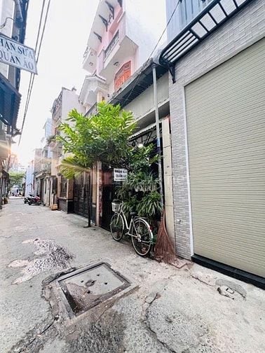 Bán nhà mới 3 lầu Phạm Văn Bạch, Tân Bình, 3PN, giá 5.8 tỷ