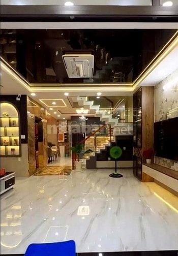 Nhà 4 tầng 4PN có wc riêng đường Bành Văn Trân. Gần chợ Hoà Hưng