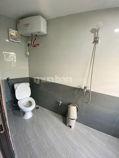 Cho thuê nhà nguyên căn ngõ gốc đề 3 phòng ngủ vệ sinh khép kín 