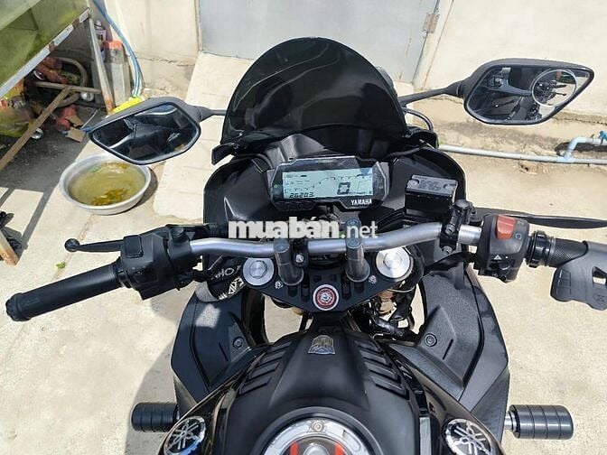Xe R15V3 màu đen, đăng kí năm 2019 (26000km)