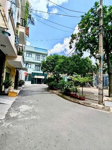 bán nhà 120m2 hẻm xe tải rẻ nhất khu vực 4 tầng gần chợ tân trụ