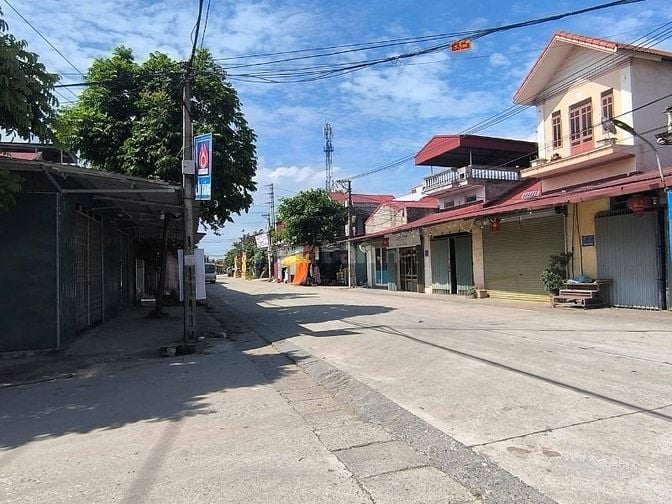CC BÁN GẤP TRỤC CHÍNH ĐÔNG NINH LÔ GÓC 1 MẶT PHỐ 1 MẶT NGÕ 110M2 MT 4M