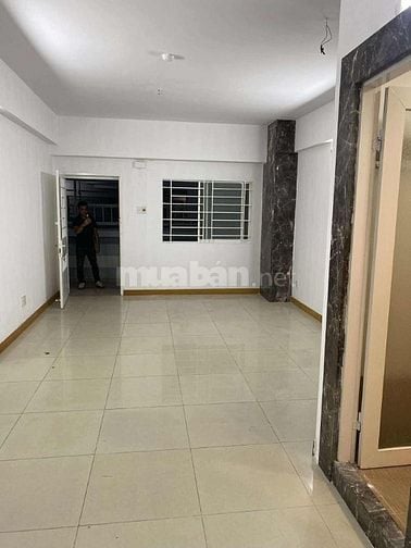 Cần Cho thuê Căn Hộ H3 Quận 4, Dt : 74 m2, 2PN, Giá : 10 tr/th,