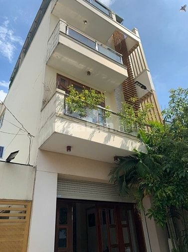 Nhà 3 tầng Nguyễn Văn Quá, gần nhà hàng Đông Phương, 6.3x21m, 12tỷ500