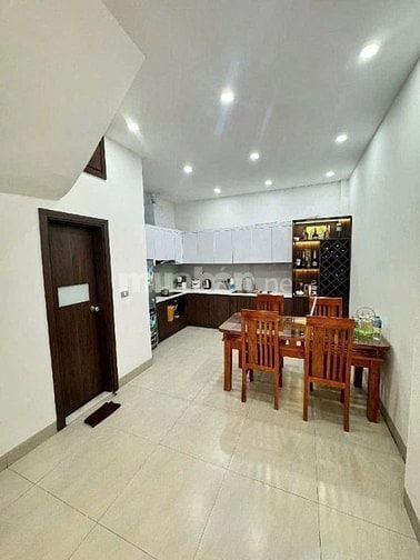 NHÀ DÂN XÂY - Ô TÔ THÔNG - 4 NGỦ - KHU TRUNG TÂM PHƯỜNG GIA THUỴ. 12.2