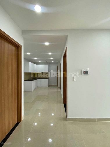 Bán gấp chung cư căn góc 3pn, mặt tiền đường, gần chợ, giá cực tốt