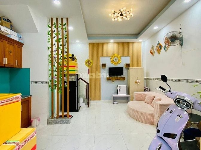 KẸT TIỀN BÁN GẤP MUA BÀN GIAO NHÀ NGAY Đ NGUYỄN VĂN NGUYỄN, QUẬN 1