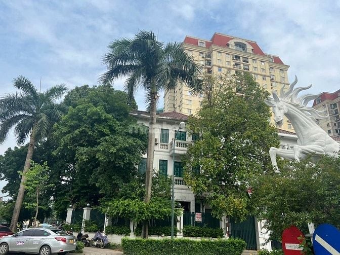 Chính chủ cho thuê nhà căn góc 2 mặt tiền tại khu đô thị CIPUTRA