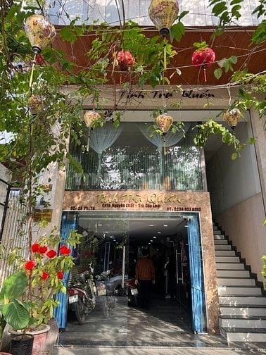Cho thuê nguyên căn nhà phố ngay mặt tiền đường, khu dân trí cao