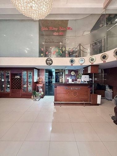 TOÀ KS KHU 300 - NGUYỄN THÁI BÌNH - 27P - DOANH THU HƠN 200 TRIỆU