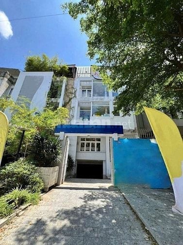 Bán nhà Tạ Hiện, 1 hầm 3 lầu, 140m2, thu nhập tốt – giá 54 tỷ