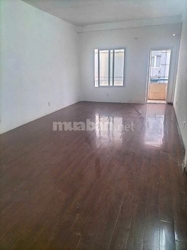 Cho thuê căn hộ lầu 3 mặt tiền đường Bùi Viện Quận 1 