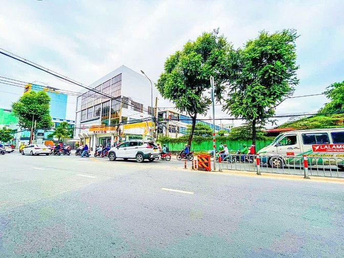 SIÊU MẶT TIỀN  QUANG TRUNG ,GV NGANG 50Mx60= 3000m .CÓ CẮT LẺ