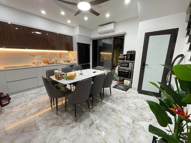 Bán nhà 4 tầng phố Văn Cao, 50m2, ngõ ô tô, phân lô, gần phố. 14,5 tỷ