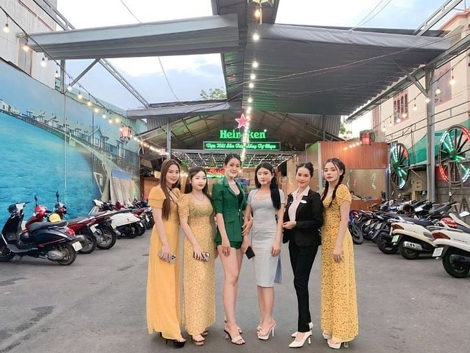 Nhà hàng Quận Tân Phú tuyển lễ tân và nhiều vị trí khác
