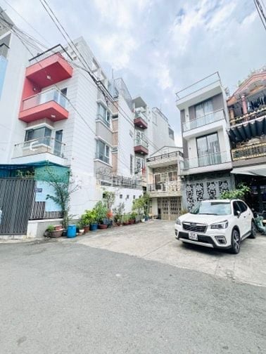 Bán nhà 4 tầng đường Tân Hoá, gần cầu vượt Cây Gõ, chỉ hơn 7 tỷ.