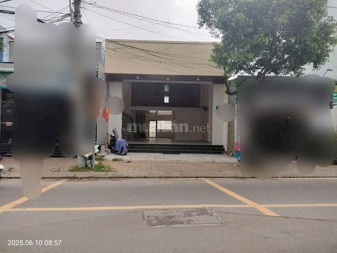 CHO THUÊ NHÀ NGUYÊN CĂN MẶT TIỀN THỊ TRẤN HÓC MÔN 162m2 2 lầu 30tr