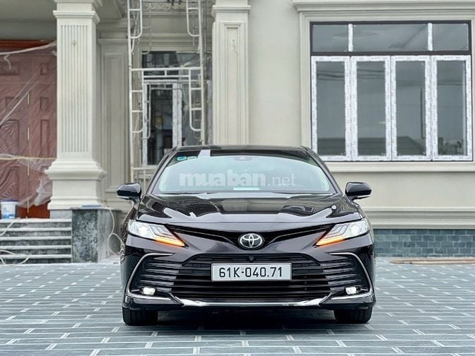 Toyota Camry 2.5Q nhập khẩu Thái Lan 2022