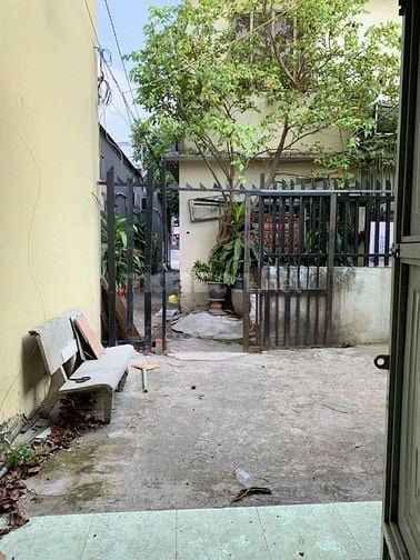 Bán nhà cấp 4 cách đường Nguyễn Duy Trinh 10m P. bình trưng tây Quận 2