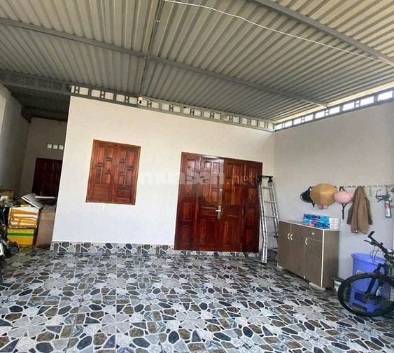 Nhà cấp 4 rộng rãi còn mới keng, 98,9m2, SHR, Chỉ 870 Triệu, Tân An Hộ