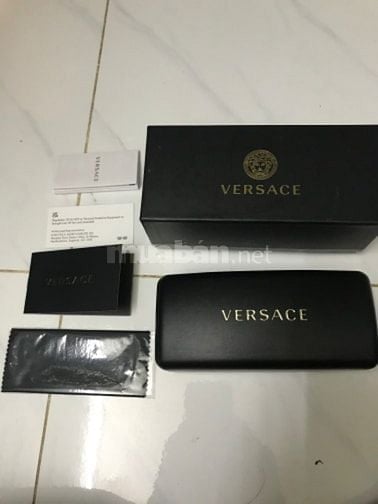 Cần bán mắt kính Versace sách tay từ Italia về