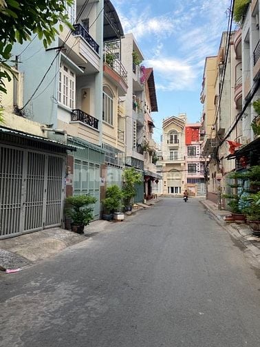 Hẻm xe tải Bàu Cát, P.12, Quận Tân Bình. DT: 8 x 26m, cấp 4, GPXD 5L