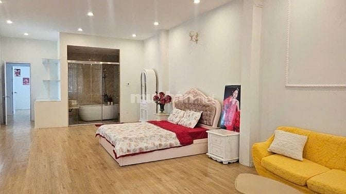 Gấp gấp, bán nhà 3 tầng đường Thế Lữ, Sơn Trà Giá nhỉnh 8 tỷ