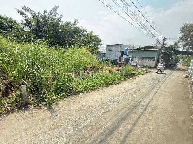 Chính chủ bán lô đất 5x18m,đường Phan Văn Đáng khu dân cư hiện hữu