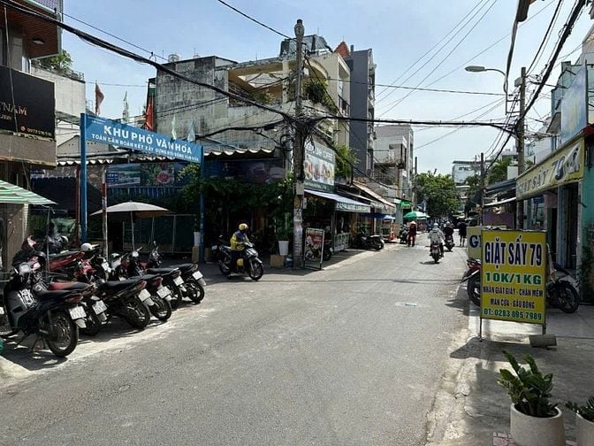 BÁN GẤP! Nhà Mặt tiền 4 tầng ngay trường ĐH Công Nghiệp 