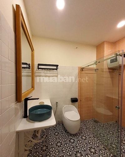 Trung tâm Q10 Thông Tứ Tung - 4 Tầng - 30M2 - 6,6TỶ - Ô tô Cách Nhà 5m