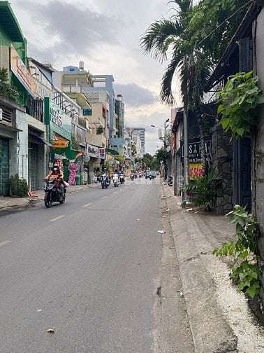 BÁN NHÀ MẶT TIỀN ĐƯỜNG NGUYỄN TRỌNG TUYỂN, Q. PHÚ NHUẬN 