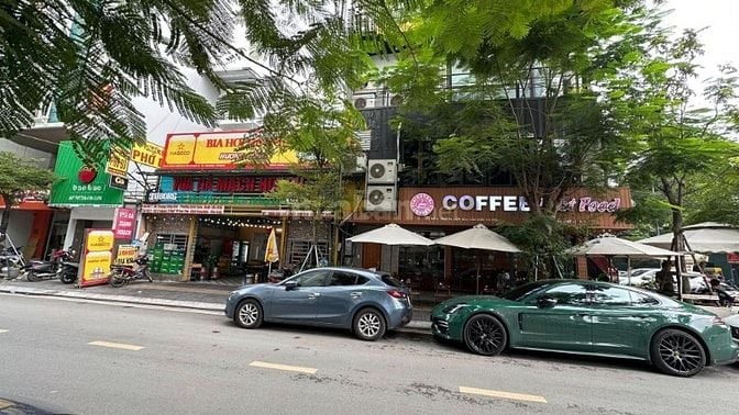 Bán nhà mặt phố Hồng Tiến 150m2, MT 8m, có vỉa hè. 40 tỷ