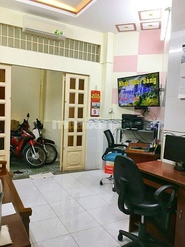 SIÊU HIẾM BÌNH THẠNH 28M2- NHÀ 2 TẦNG -SÂN ĐỂ XE- HẺM RỘNG - 50M RA MT
