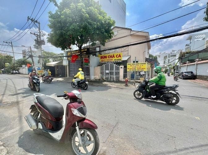 Chủ kẹt tiền cần bán căn góc mặt tiền đường Nguyễn Tuyển Q2