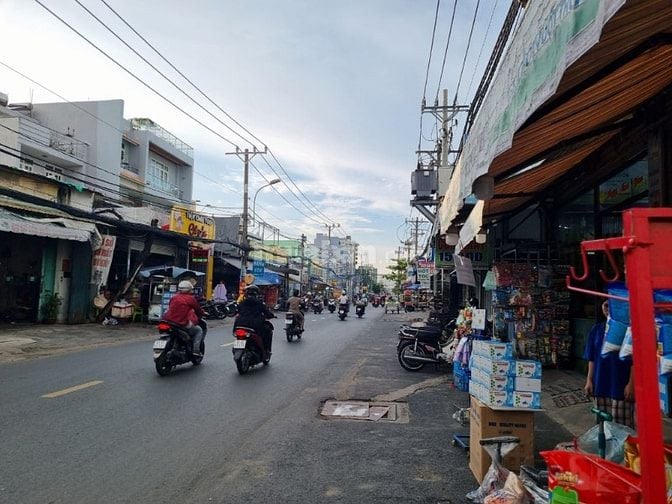 Bán đất lô ( GÓC ) Mặt Tiền Kinh Doanh Q. Bình Tân