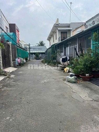 cần bán căn nhà 56m2 ở Hóc Môn giá 710 triệu.đang cho thuê 4tr/tháng