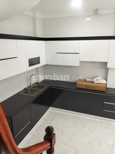 PHÚC ĐỒNG NHÀ ĐẸP 5 TẦNG. MT 4.2M. 3 NGỦ. GẦN BIGC. HƠN 5 TỶ