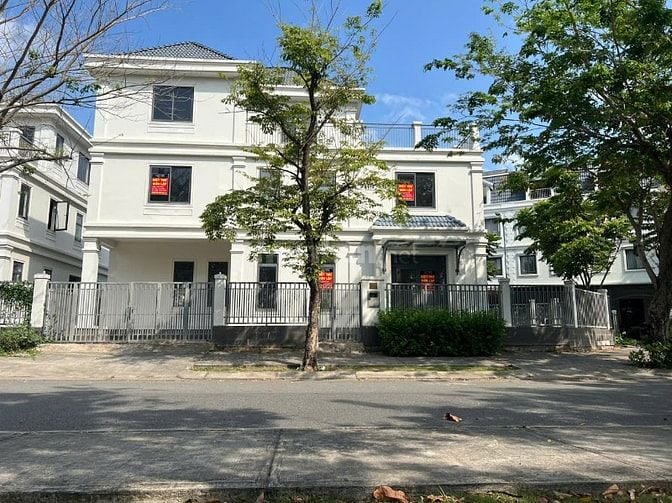 Chính chủ cần bán Biệt thự lớn nhất Khu LakeView, căn góc VIP