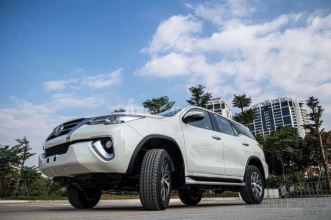 Cho thuê xe fortuner máy dầu 2019