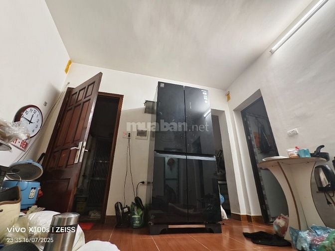 Bán Nhà Tầng 2 Hướng Đường Lớn, Gần BV & ĐH – An Ninh Tốt, Giao Nhà Li