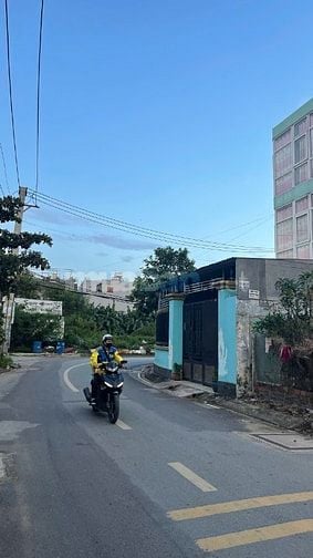 Bán lô đất diện tích 160m2 - chỉ 8,5 tỷ - mặt tiền đường Võ Văn Hát 