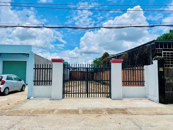 Em bán nhanh lô đất mặt tiền chợ Giồng Cát 189m2 gần full thổ cư 
