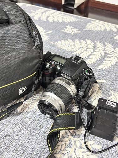 Nikon D90 + lens kit + phụ kiện (dây, túi đựng, pin, sạc)