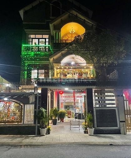Cho thuê biệt thự ở làm vp cty 800m2 gần khu công nghiệp amata 