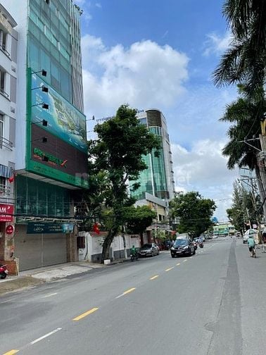 Tòa nhà 40 Hoàng Việt, Tân Bình. DT 12x20m, 2 hầm 10 tầng