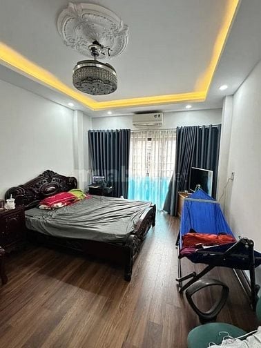 Bán nhà Tứ Hiệp 40m2 x 6 tầng, mặt tiền 4m, 10m ra ô tô tránh