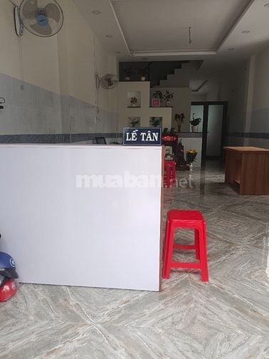 Tuyển gấp lễ tân văn phòng khu vực quận bình tân 