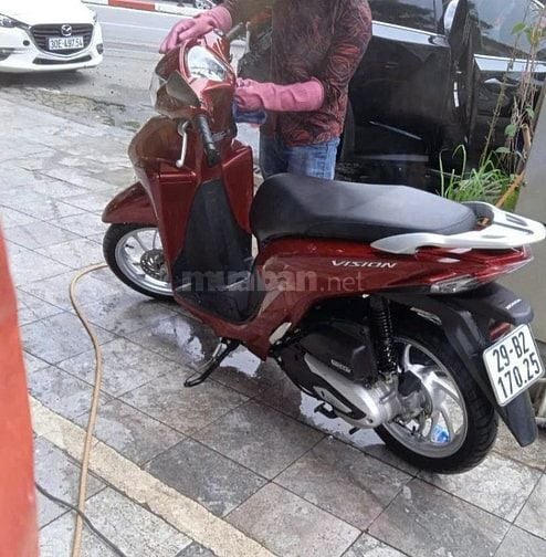 Bán xe máy Honda Vision màu đỏ, đăng ký tháng 12/2021