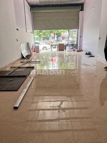 E cho thuê nhà kinh doanh sầm uất