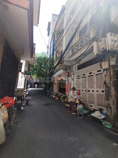 Cho thuê nhà nguyên căn 50m2, 4 tầng đường ô tô Hoàng Hoa Thám.